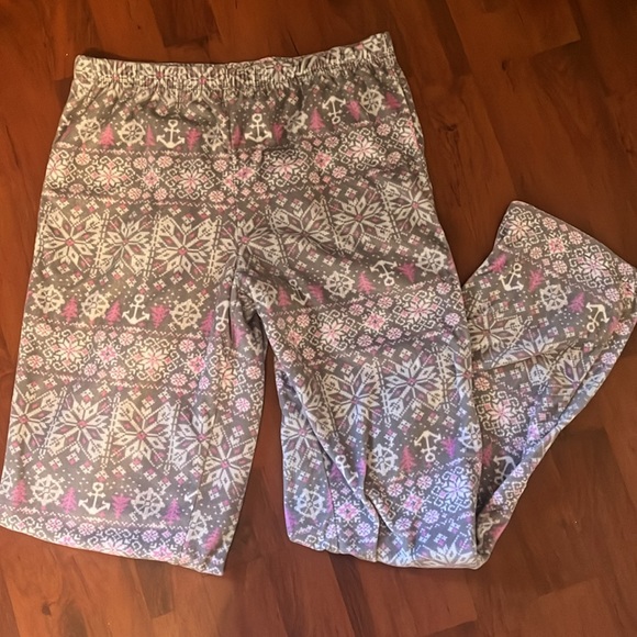 Nautica Christmas/winter pajamas - Picture 6 of 8
